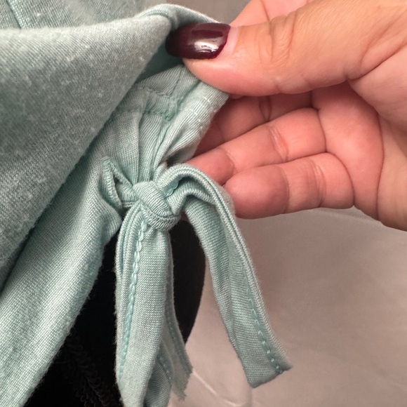 Lacoste Sleeveless Top - Picture 6 of 8